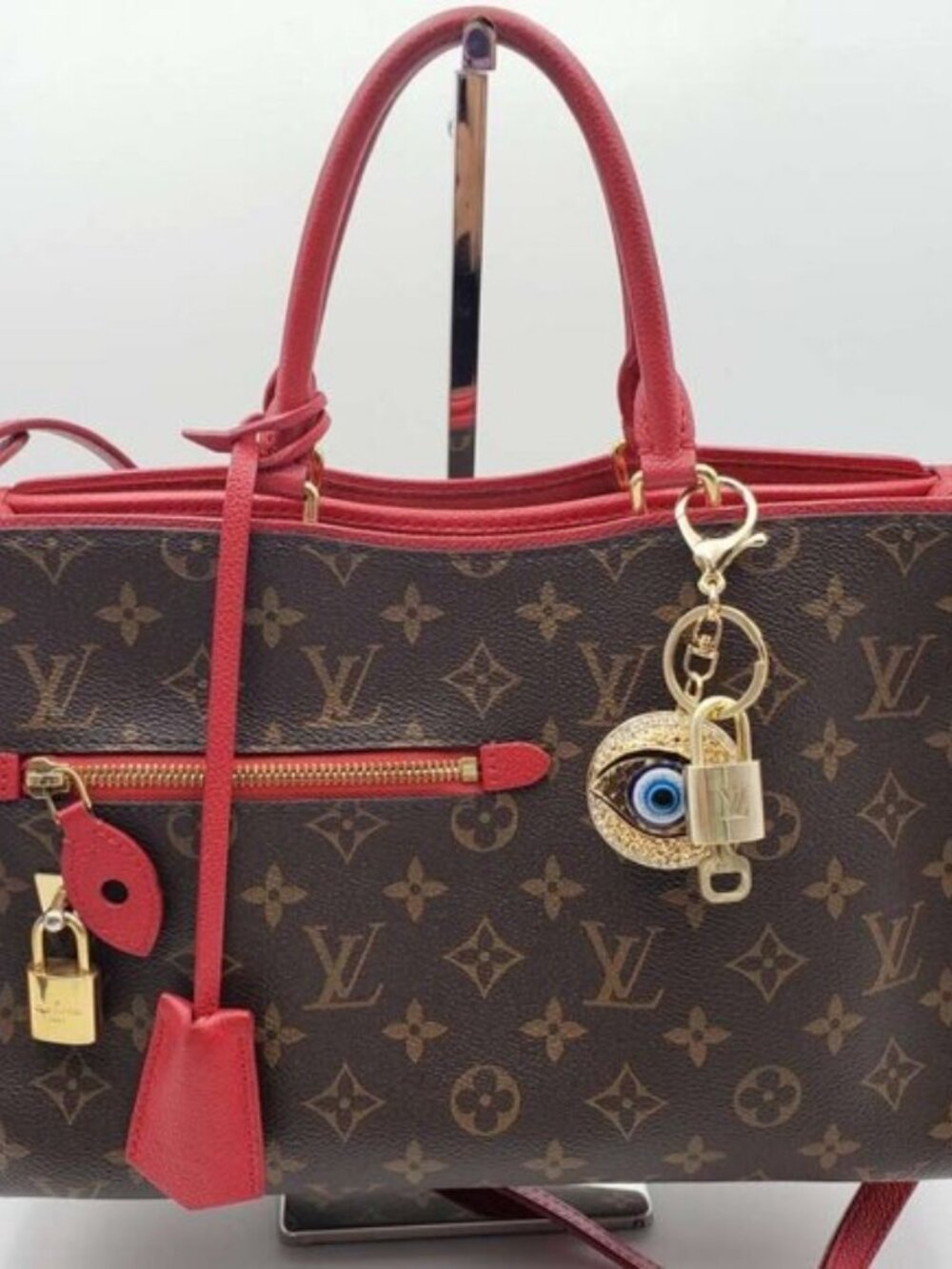 LV Authentic Gold Padlock 🔒 Key Set w/ Unbranded Evil Eye Keychain Charm - Picture 3 of 8